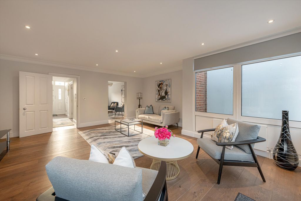 Property photo 2 of 20 Image