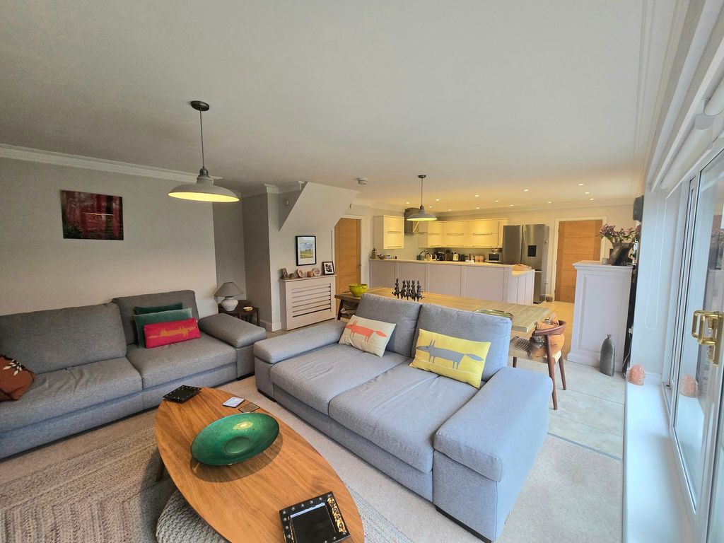 Property photo 3 of 38 Lounge/Diner/Kitchen