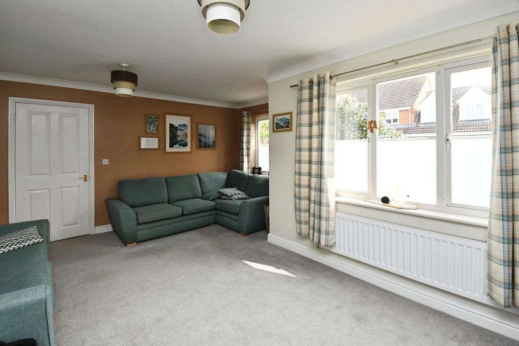 Property photo 3 of 19