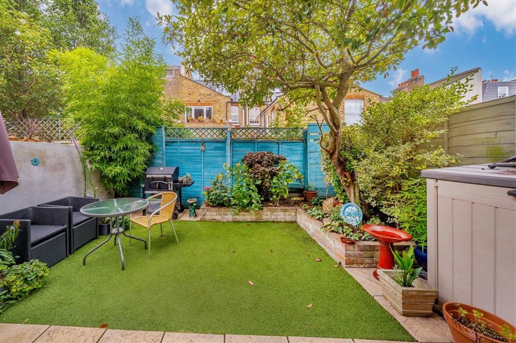 Property photo 2 of 8