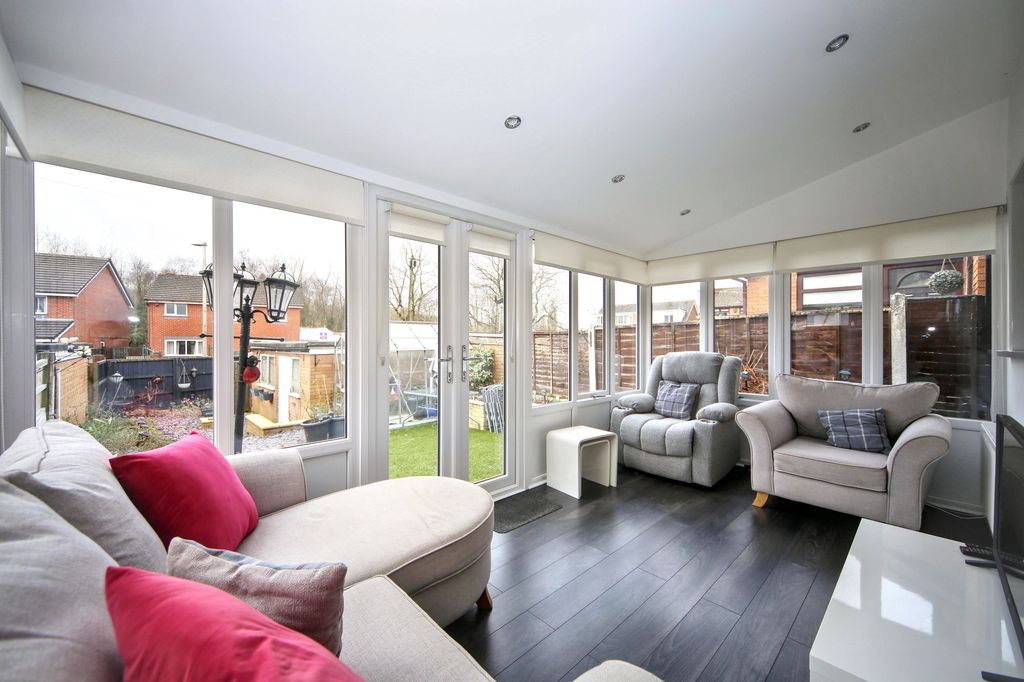 Property photo 2 of 25