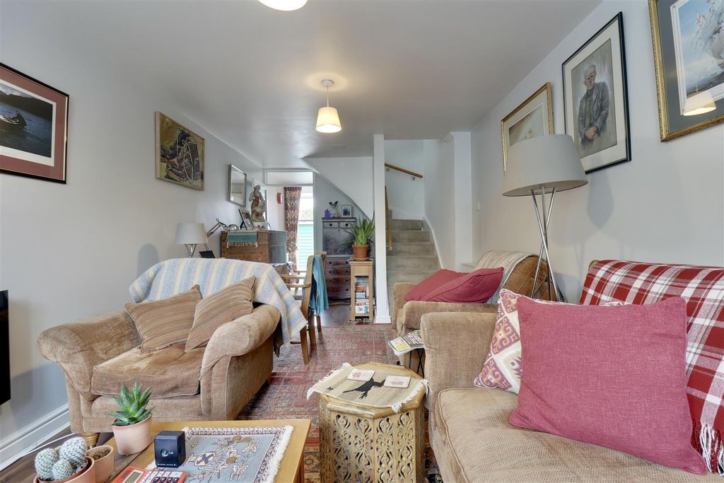 Property photo 3 of 13 C8837Ae0-17CD-4806-A043-3CE7Ca38D111_1_201_A.Jpeg
