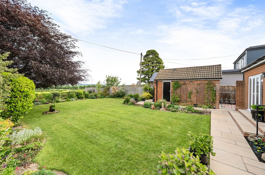 Property photo 2 of 14 1453338-22-6A019E...