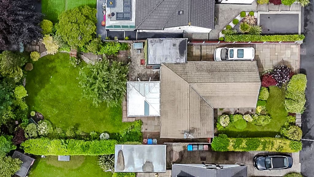 Property photo 2 of 31