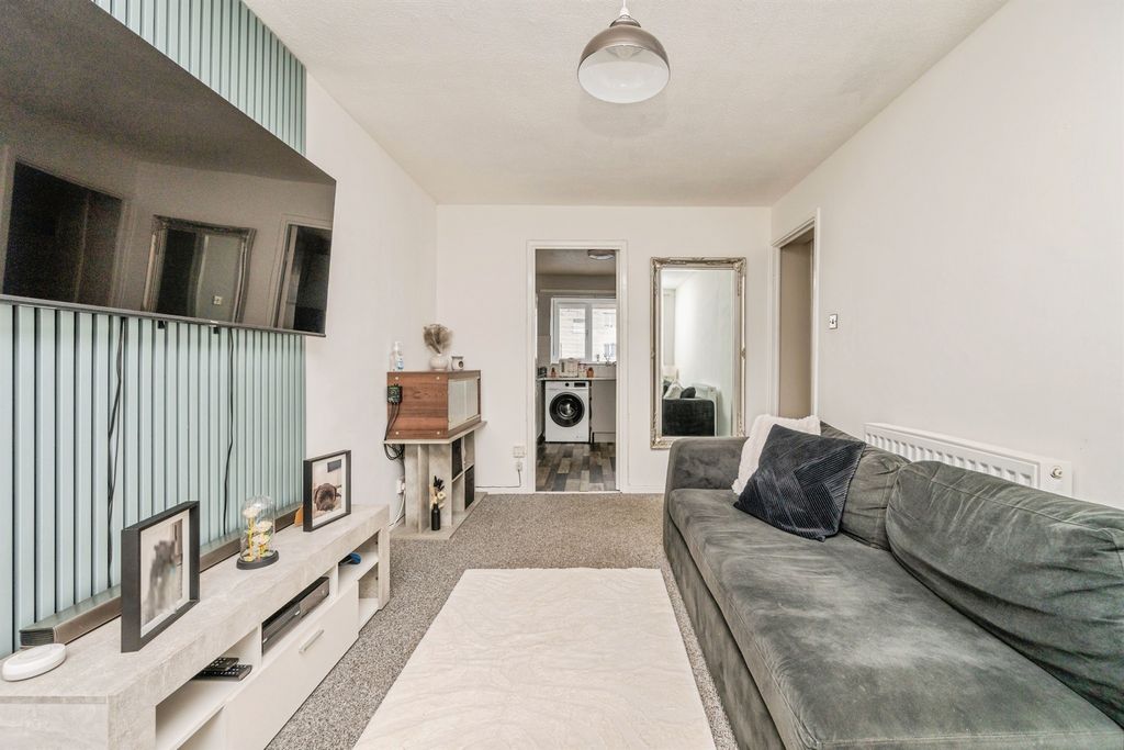 Property photo 3 of 12