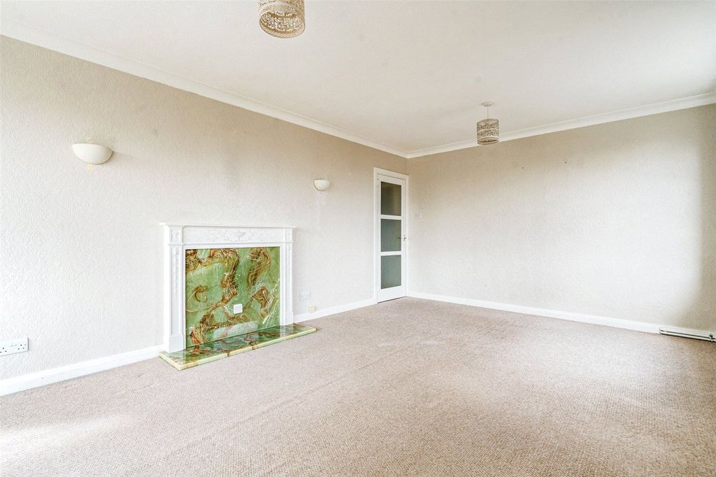 Property photo 2 of 19 Picture No. 08