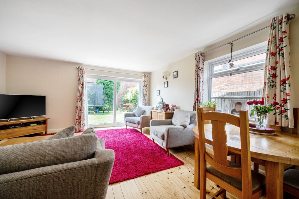 Property photo 3 of 11 Picture No. 28