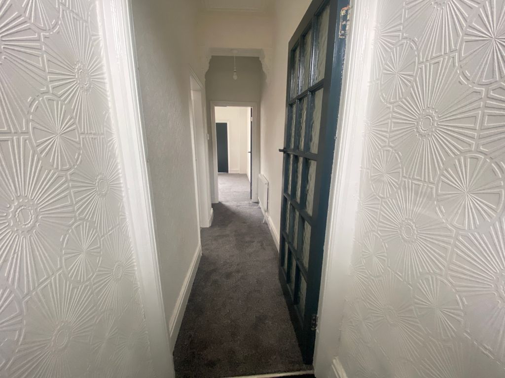 Property photo 2 of 25