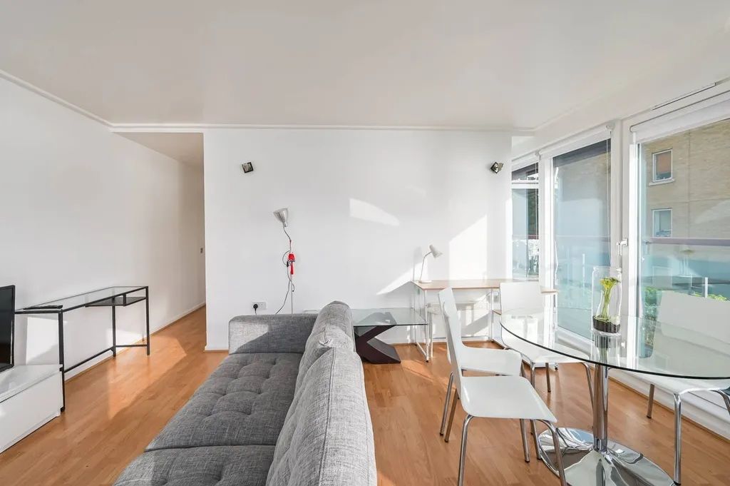 Property photo 2 of 11 5A6522c5530Dbee9Ef6B59930A8Fc9Ec43E80429