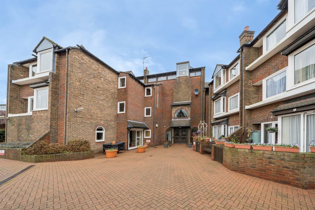 Property photo 1 of 11 (Main)