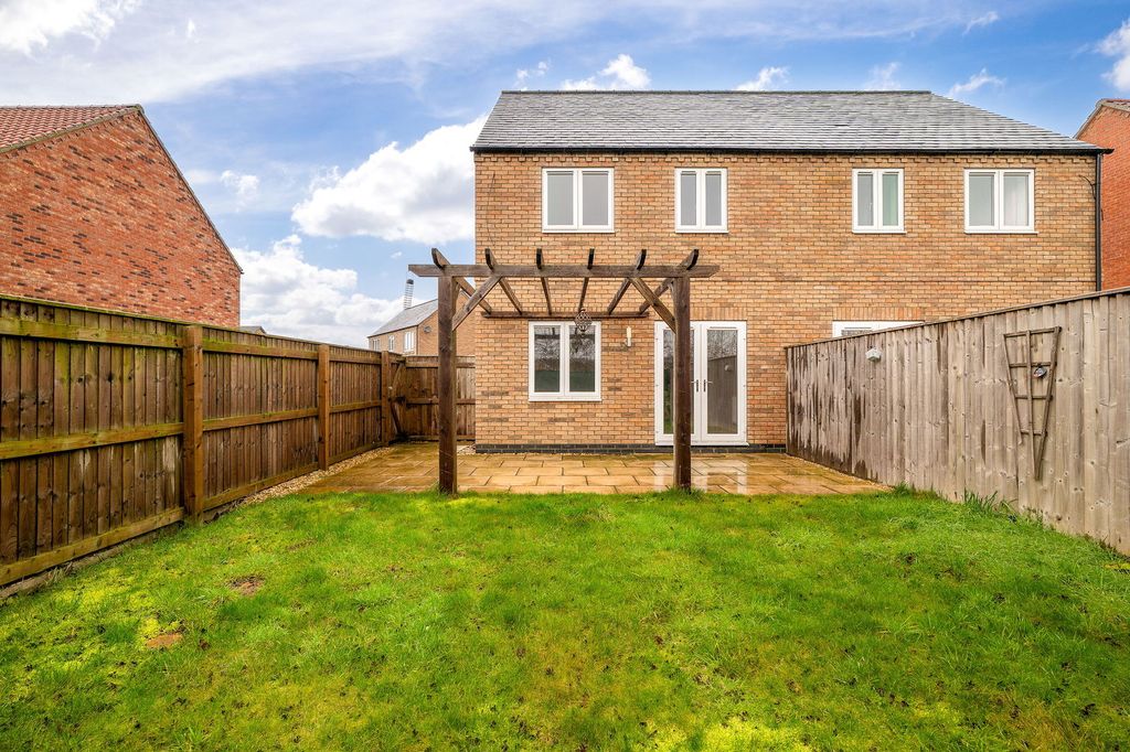 Property photo 2 of 10