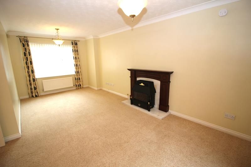 Property photo 2 of 13 Lounge