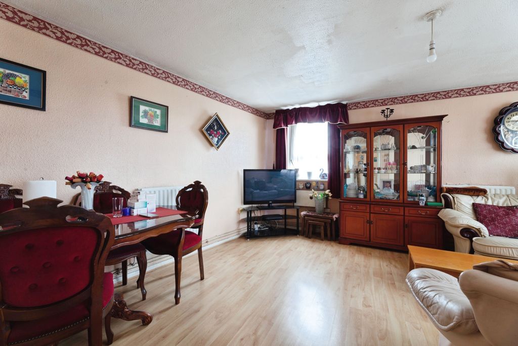 Property photo 3 of 17 2