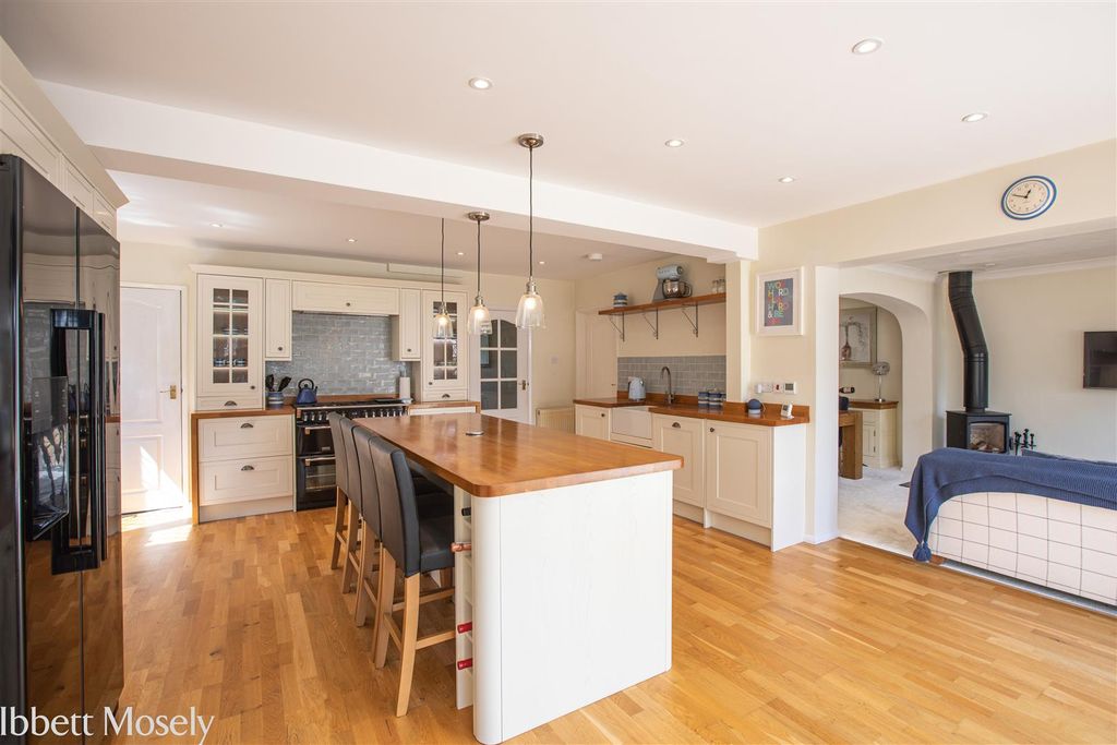 Property photo 2 of 24 20260810-64 Whitelake Rd-34.Jpg