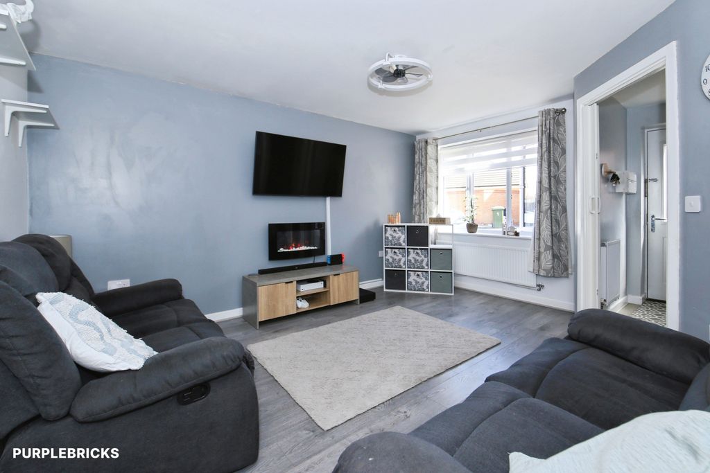 Property photo 2 of 17