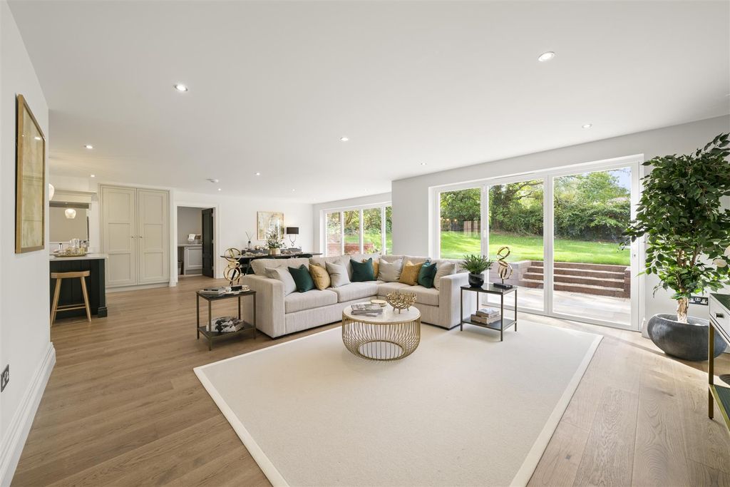 Property photo 3 of 11 Family/Dining Room