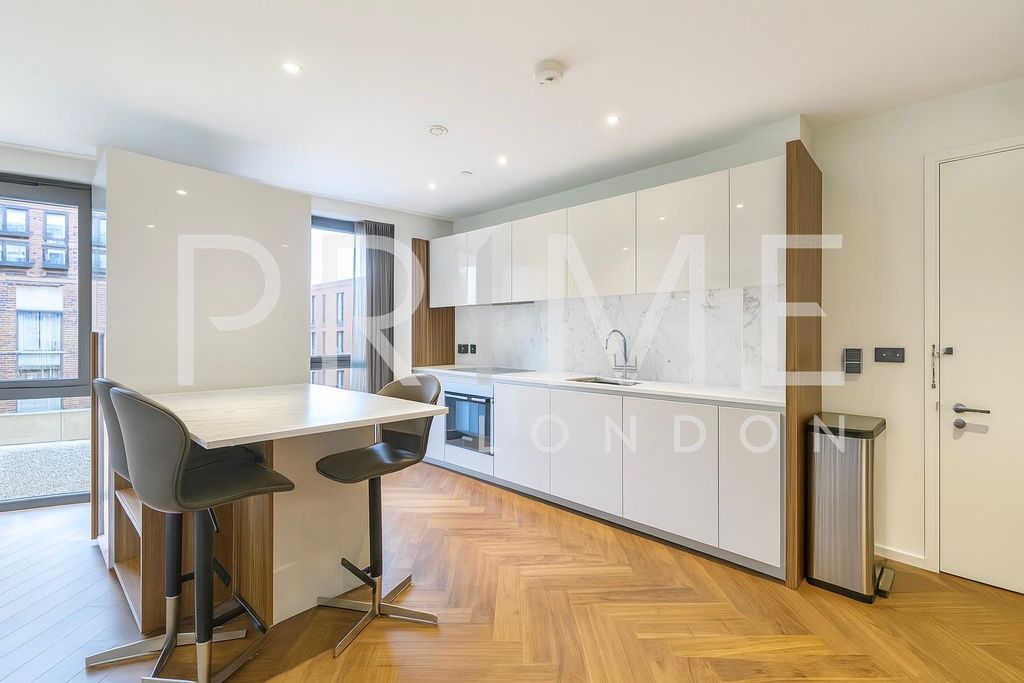 Property photo 3 of 24 CH7.Jpg