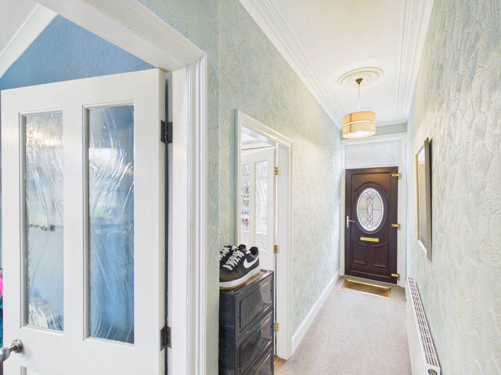 Property photo 3 of 26 Entrance Hallway