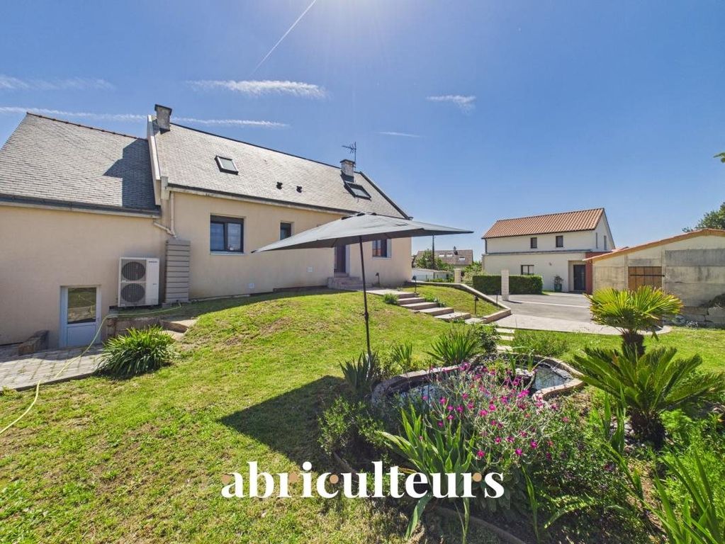 Property photo 1 of 20 Spacious 5/6-Bedroom Ready-To-Move-In House For Sale In Couëron Bourg (44220)