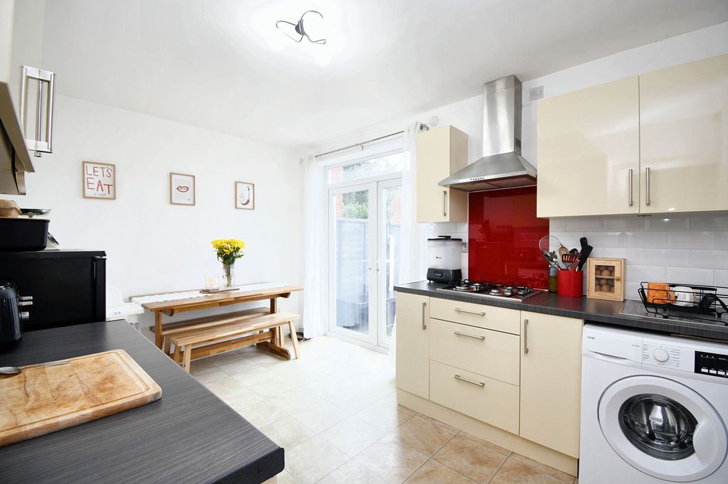 Property photo 3 of 11