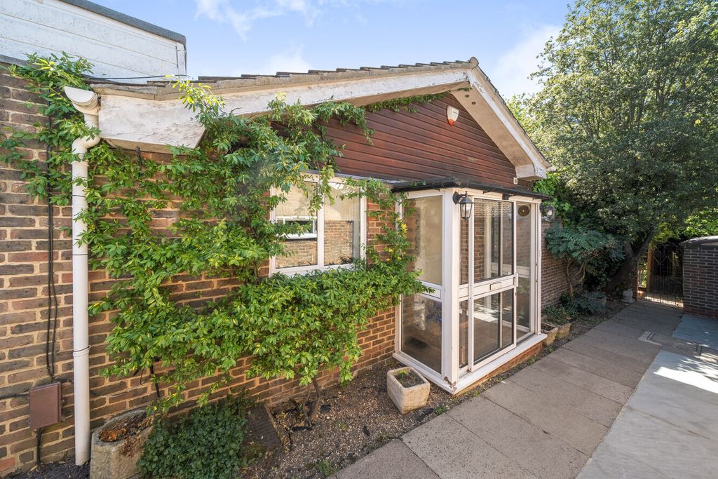 Property photo 1 of 19 1454144-21-69F356...