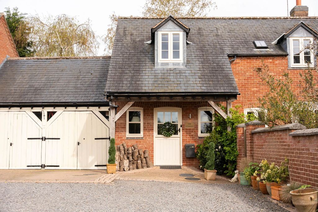 Property photo 2 of 41