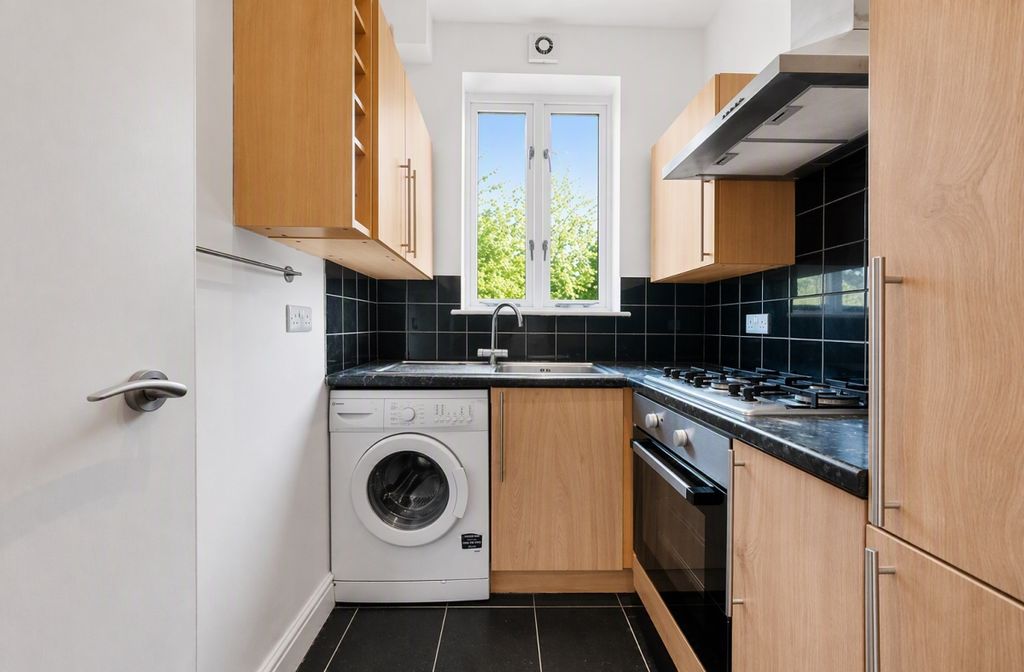 Property photo 3 of 7 Kit2.Jpg