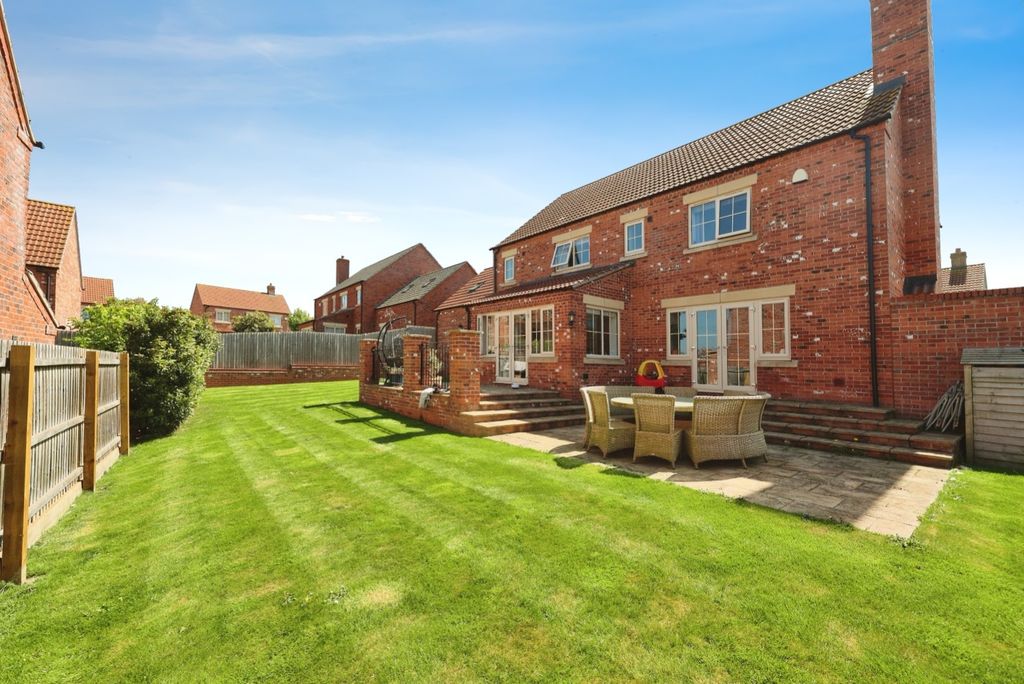 Property photo 2 of 28 4258511
