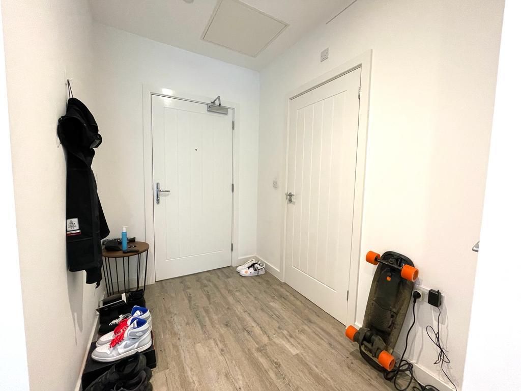 Property photo 2 of 10 Hall.Jpg