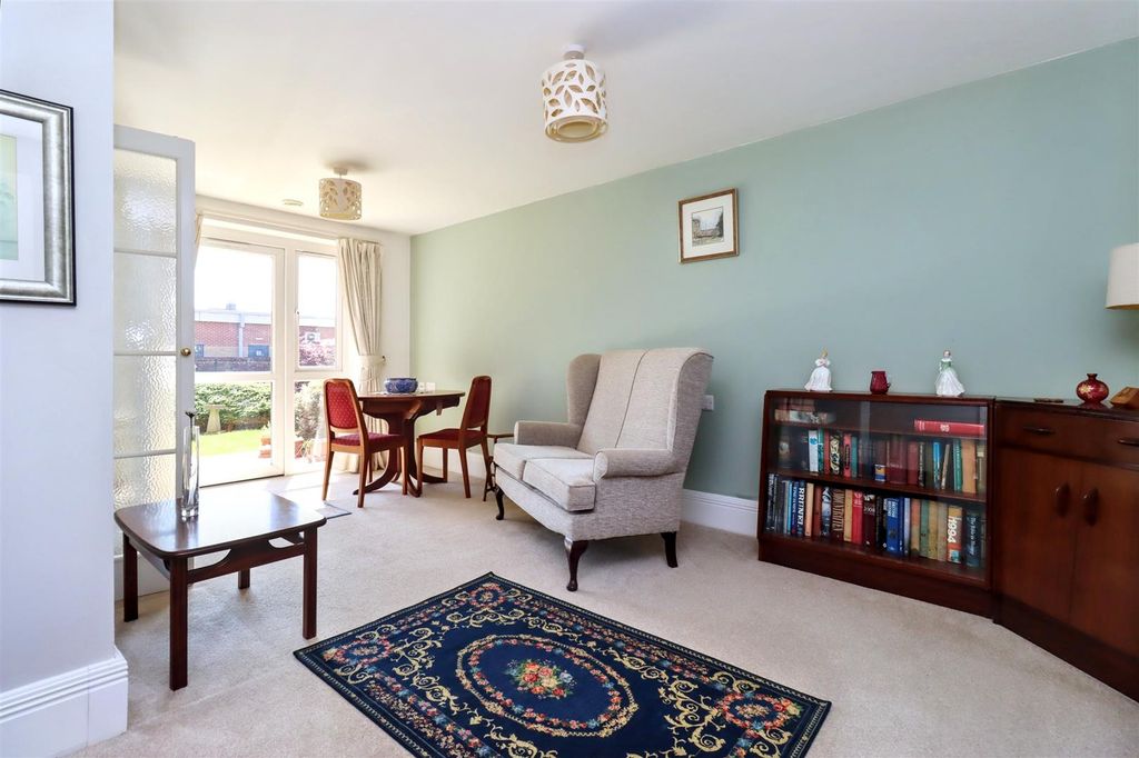 Property photo 3 of 12