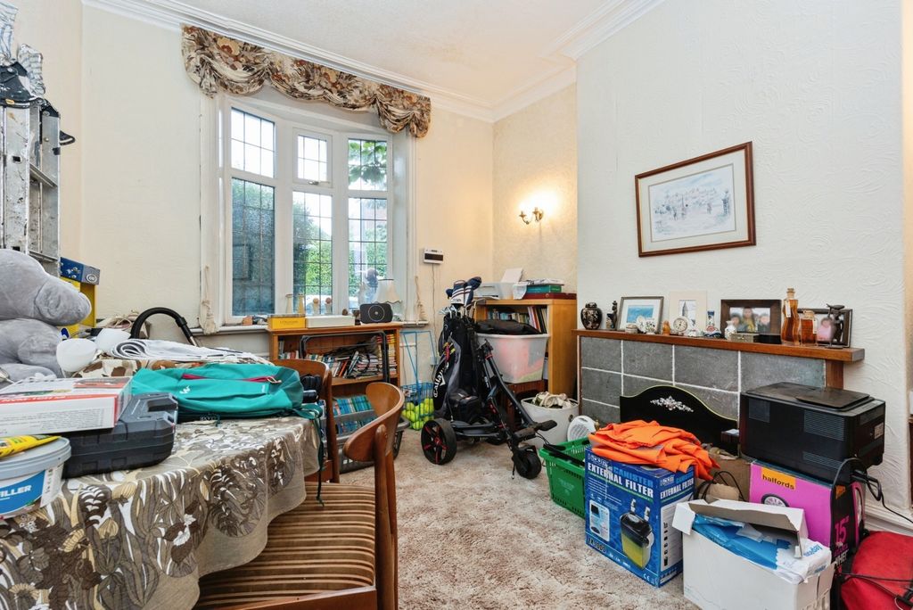 Property photo 3 of 13 Image 2