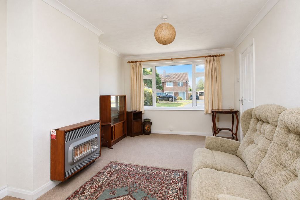 Property photo 3 of 12