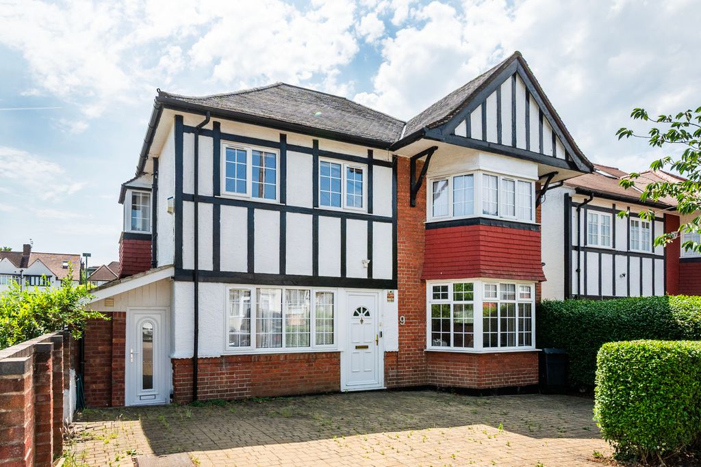 Property photo 1 of 18 Picture No. 01