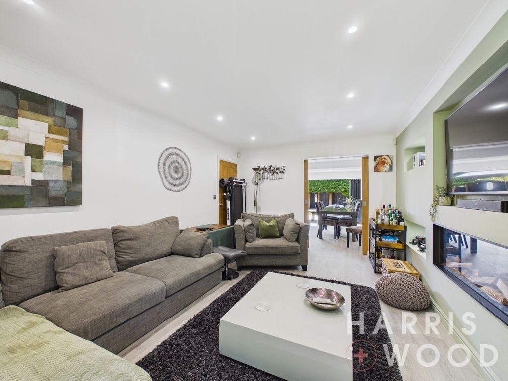 Property photo 2 of 25 5272082