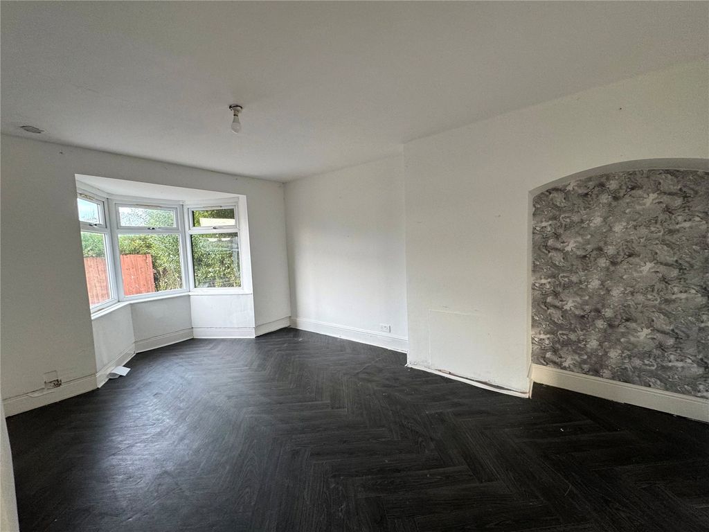 Property photo 2 of 12 Picture No. 10