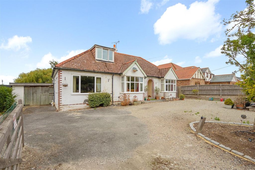 Property photo 1 of 16 Dargate Road, Yorkletts, Whitstable