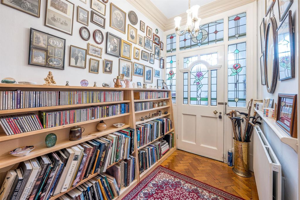 Property photo 3 of 30