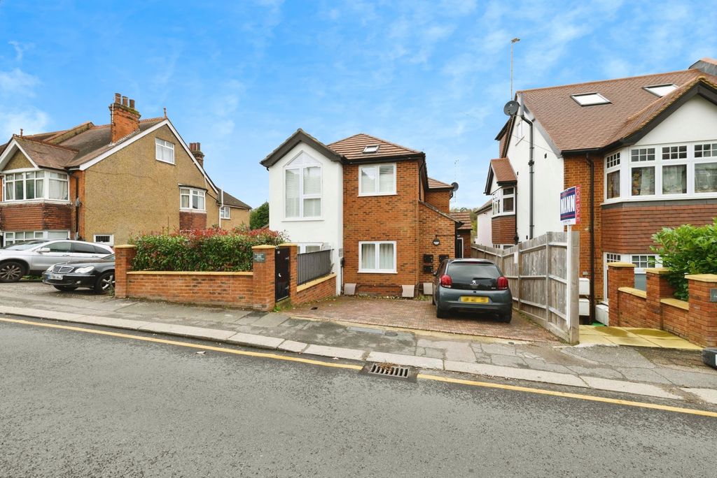 Additional image 10 of 2 bed flat for saleFairdene Road, Coulsdon CR5