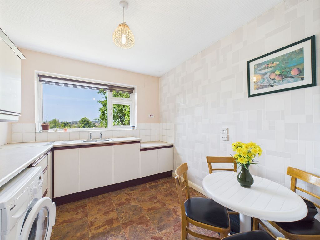 Property photo 3 of 11 Breakfast Kitchen