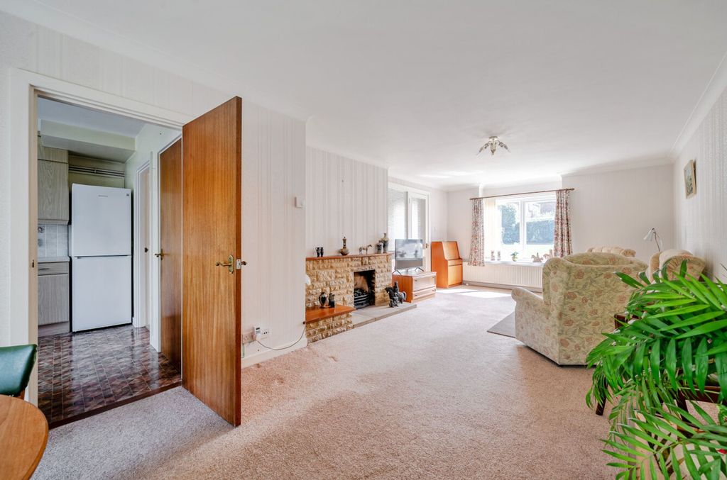 Property photo 2 of 19