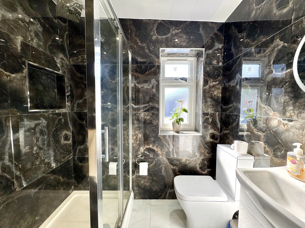 Property photo 3 of 3