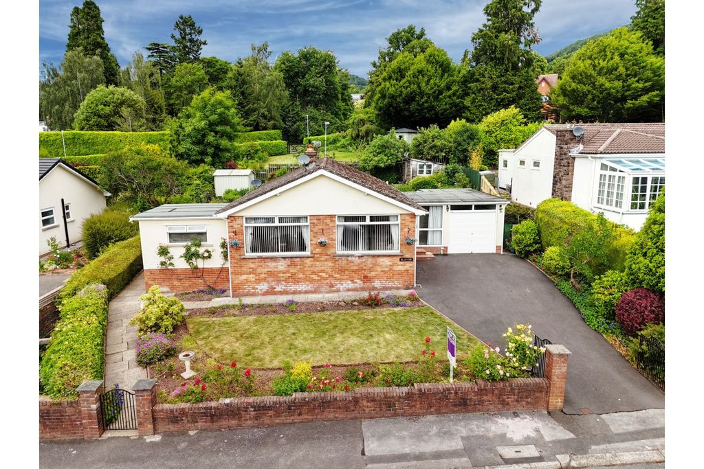 Property photo 1 of 21