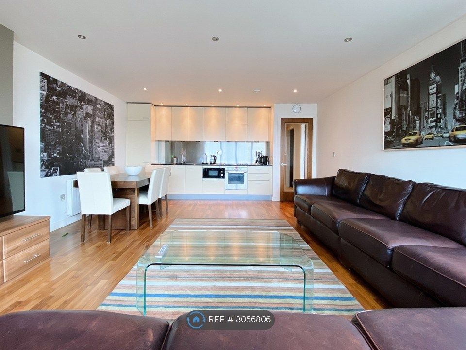 Property photo 2 of 10 Lounge / Kitchen