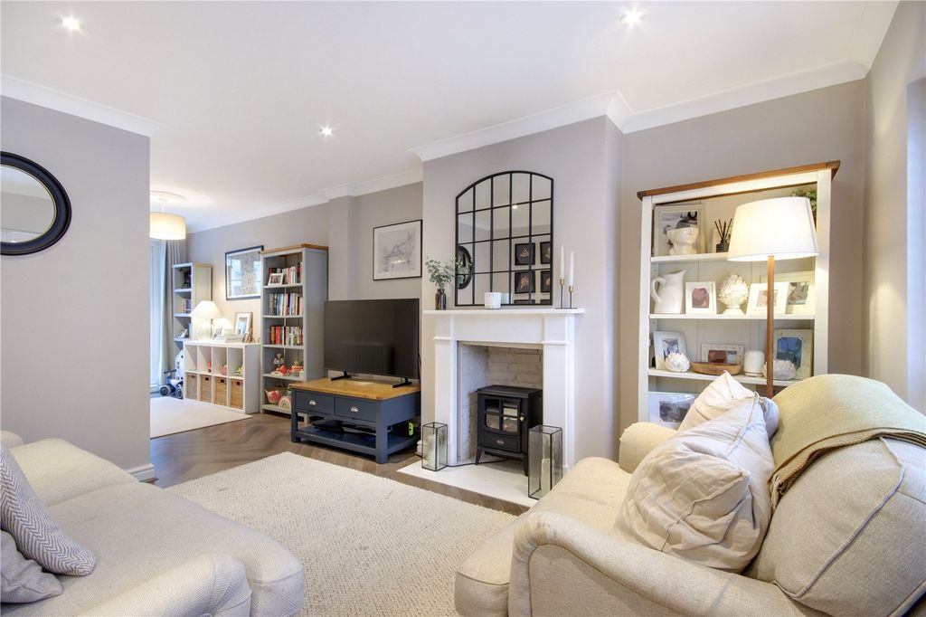 Property photo 3 of 12 Sitting Room