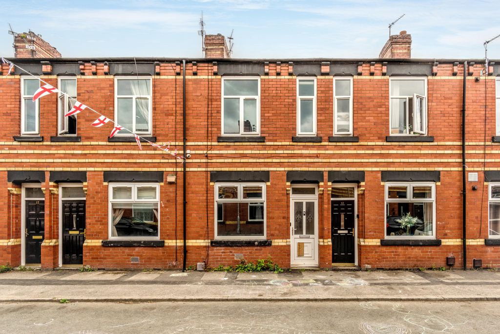 Property photo 1 of 17 21 Densmore Street, Failsworth, Manchester, Greater Manchester, M35 0Fy
