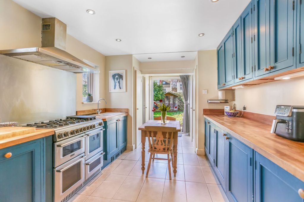 Property photo 3 of 22