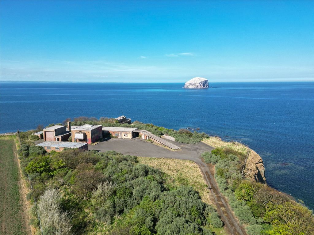 Property photo 2 of 9 Setting