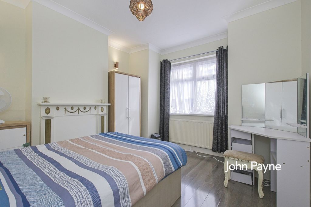 Property photo 2 of 8 6Ef33Ded-2B21-F11...