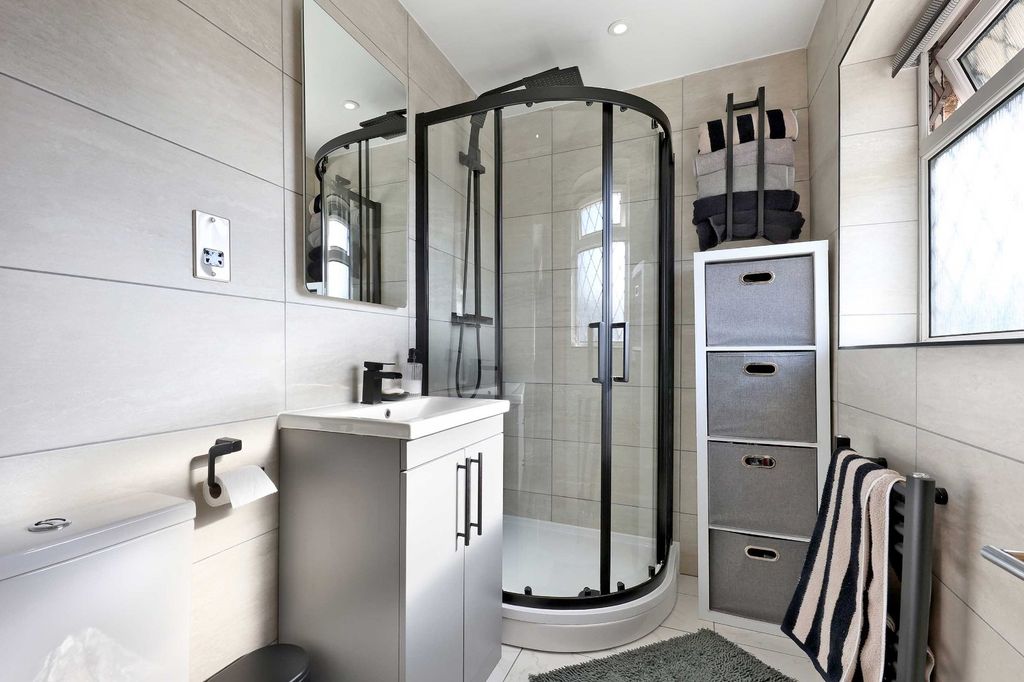 Additional image 12 of 4 bed country house for saleDell Lees, Seer Green, Beaconsfield HP9