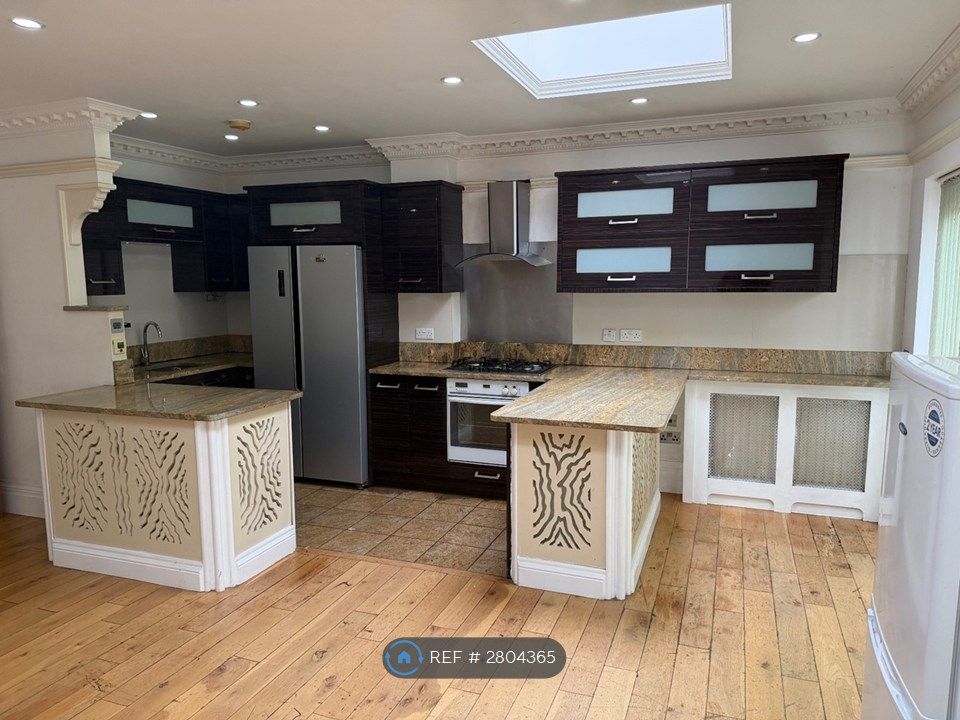 Property photo 1 of 8 Kitchen
